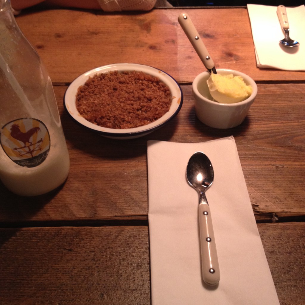 APPLE & CLOUDBERRY CRUMBLE WITH CLOTTED CREAM