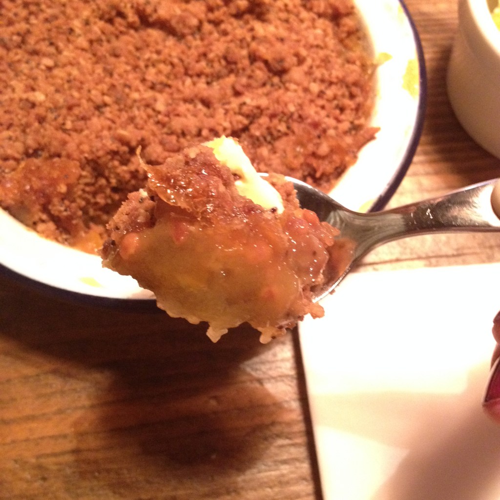 APPLE & CLOUDBERRY CRUMBLE WITH CLOTTED CREAM