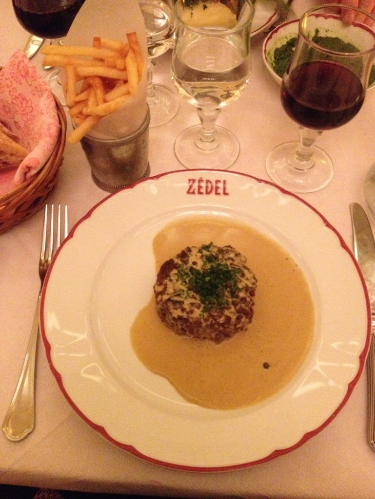 Steak Haché, Sauce au Poivre et Frites Brasserie Zédel 